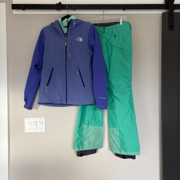 The North Face Jackets & Blazers - Women’s Ski Outfit